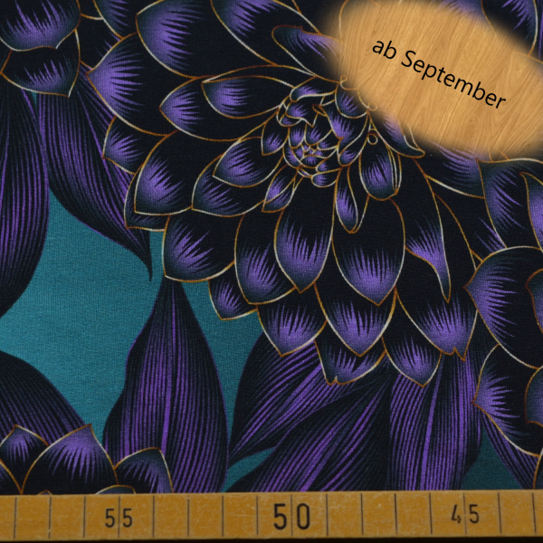 French Terry mit violett-schwarzem Blumenmuster auf Petrol | 92% Baumwolle – 150 cm breit, 250 g/m²